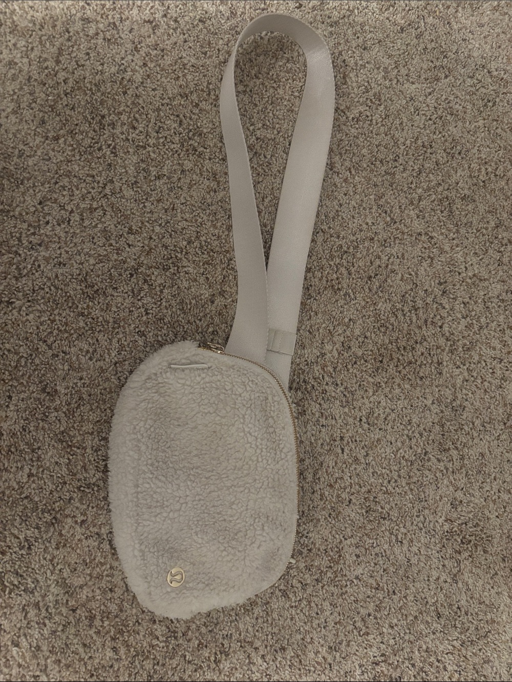NEVER USED Lululemon Fleece Belt Bag (Cream w/ gold)